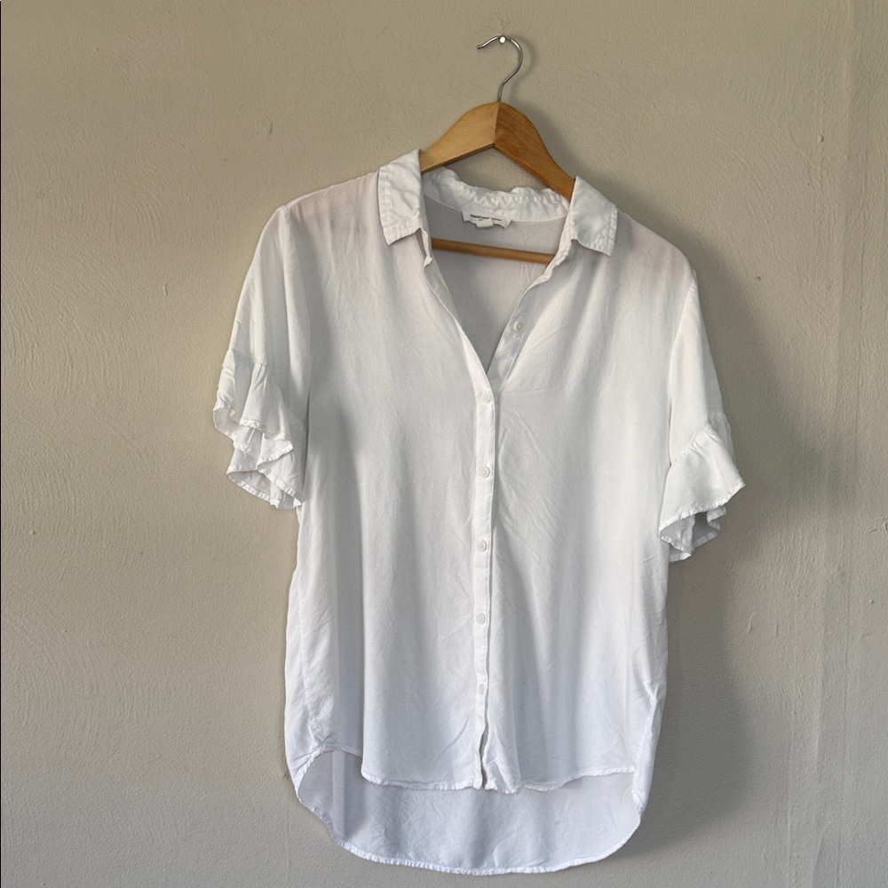 beachlunchlounge White Button-Down Ruffle Sleeve Shirt